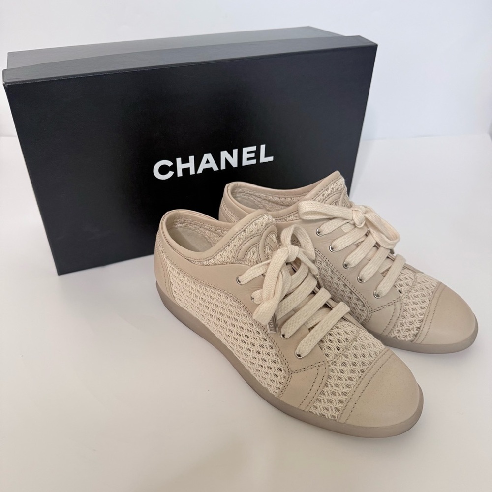 Chanel Lacets Ecru Shoes Sneakers 36